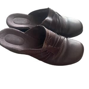 Clarks‎ Women's Size 7 Brown Bendables Leather Slip On Clogs
